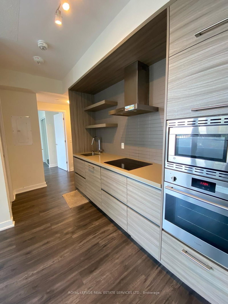2107 - 2221 Yonge Street