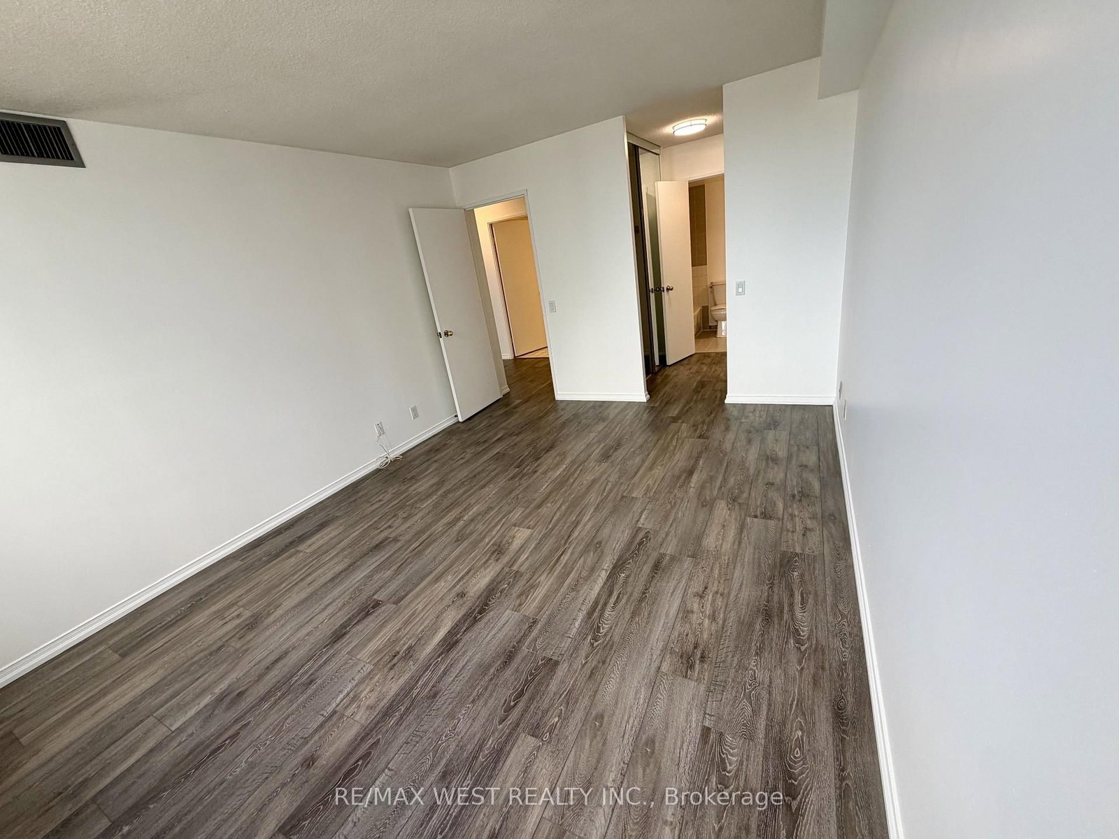 100 UPPER MADISON Avenue • #2405 • Toronto, ON photo 18