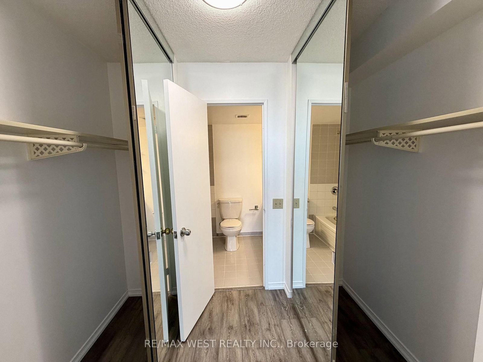 100 UPPER MADISON Avenue • #2405 • Toronto, ON photo 19