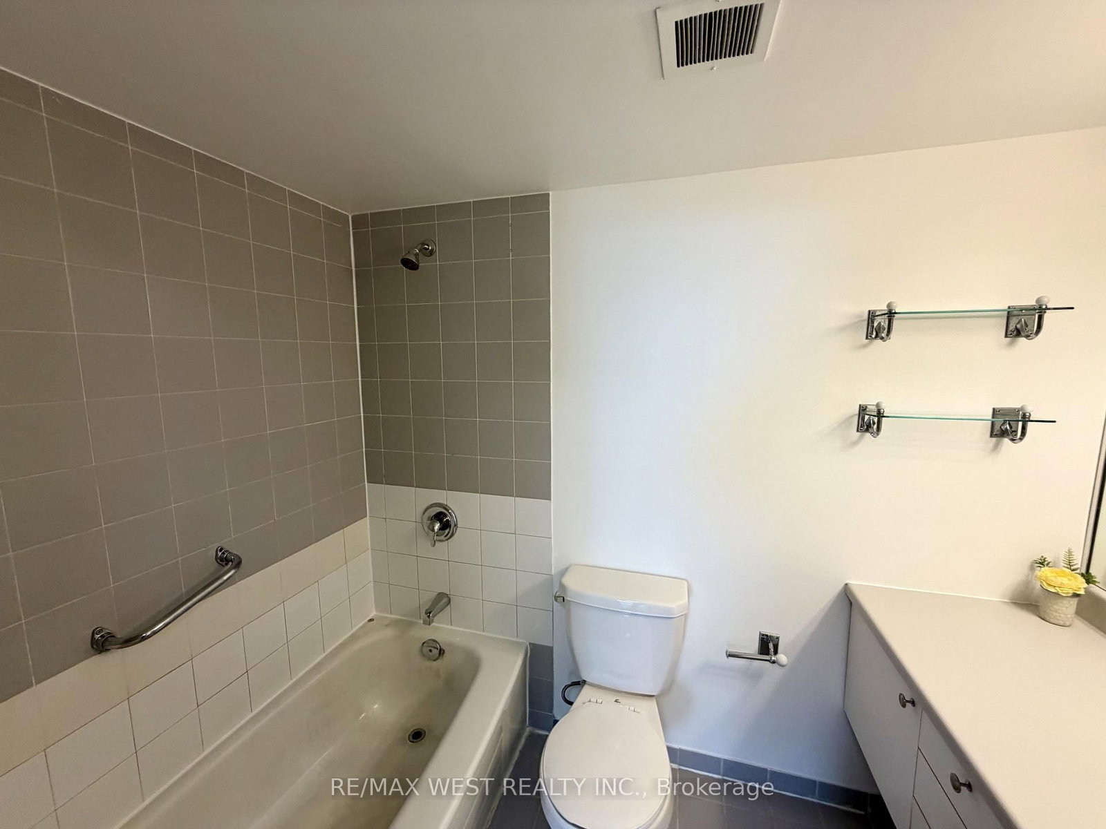 100 UPPER MADISON Avenue • #2405 • Toronto, ON photo 20