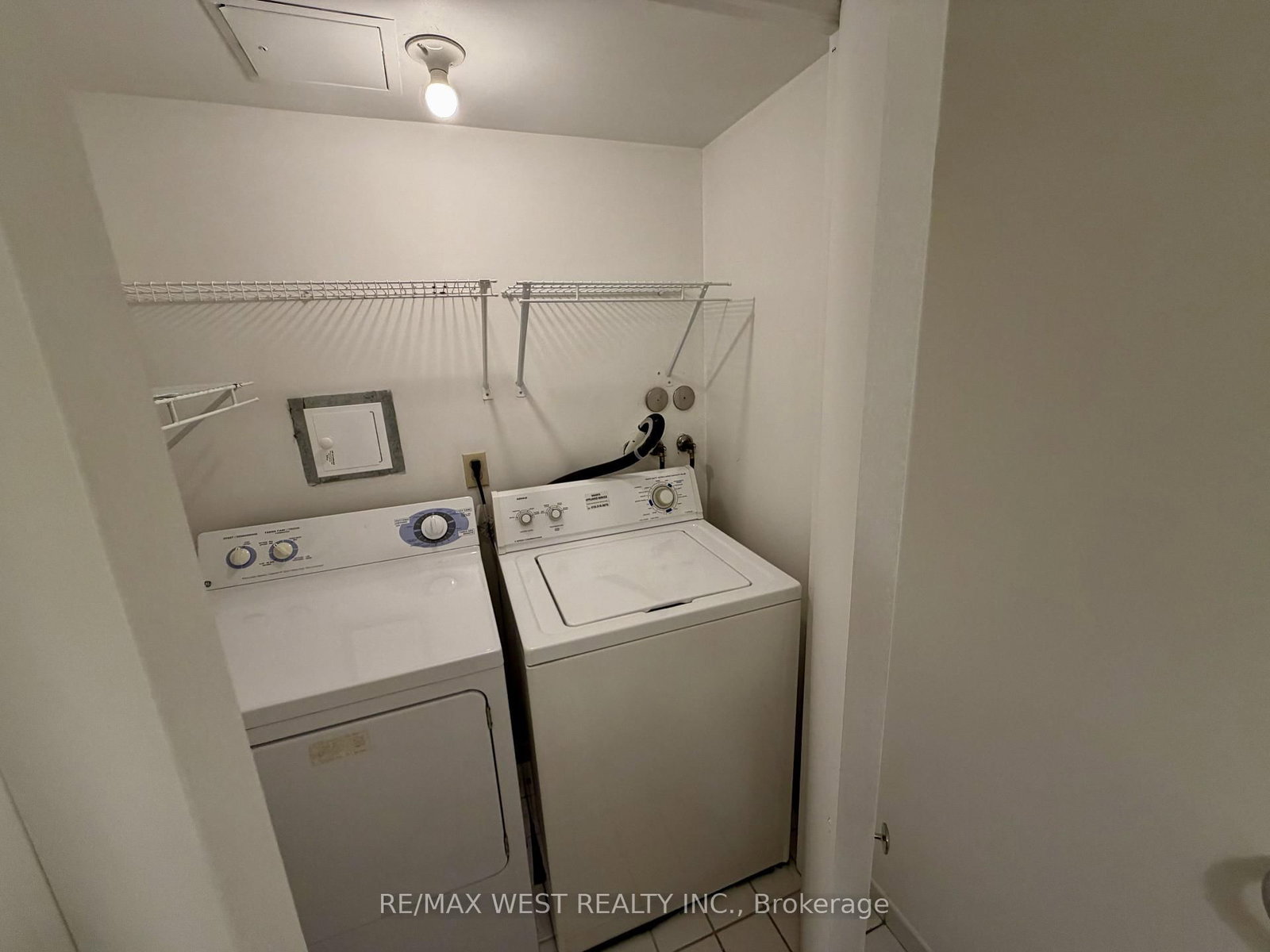 100 UPPER MADISON Avenue • #2405 • Toronto, ON photo 26