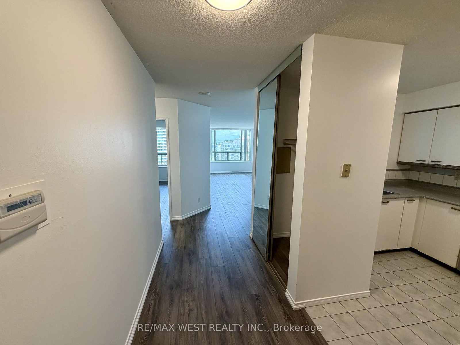 100 UPPER MADISON Avenue • #2405 • Toronto, ON photo 5