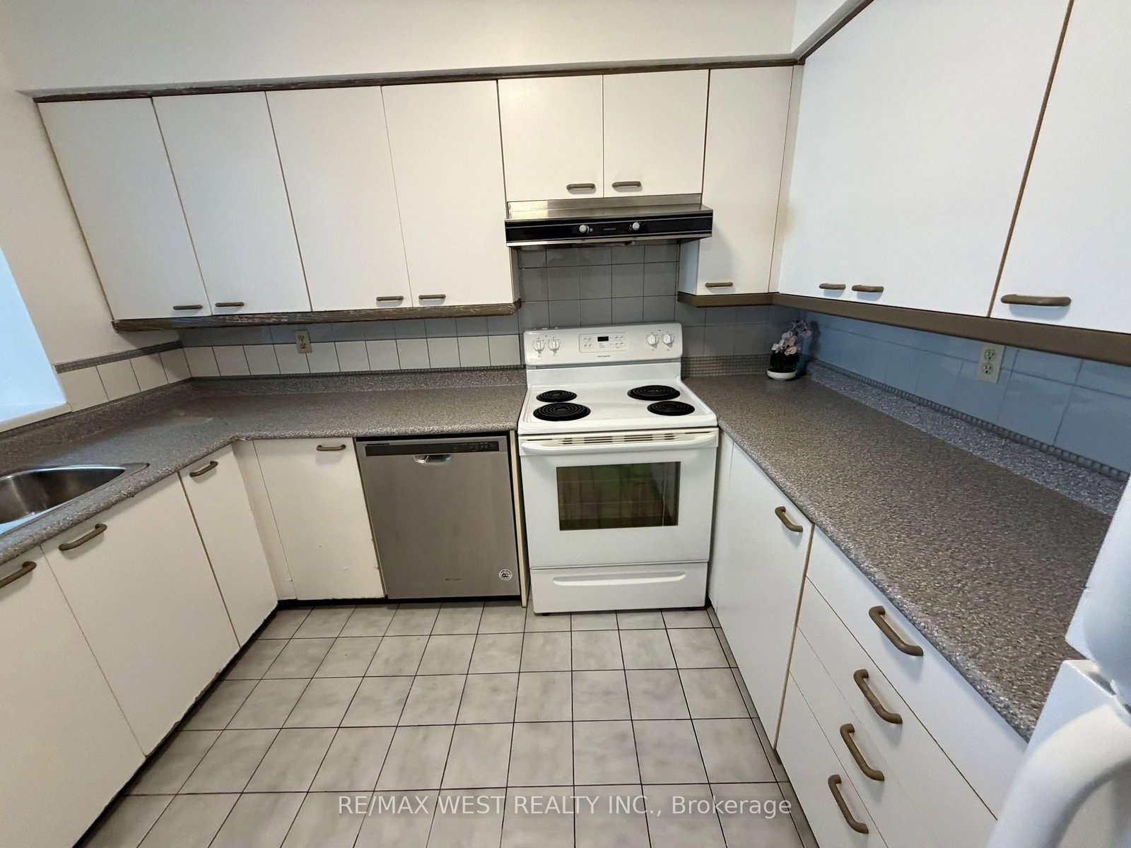 100 UPPER MADISON Avenue • #2405 • Toronto, ON photo 6