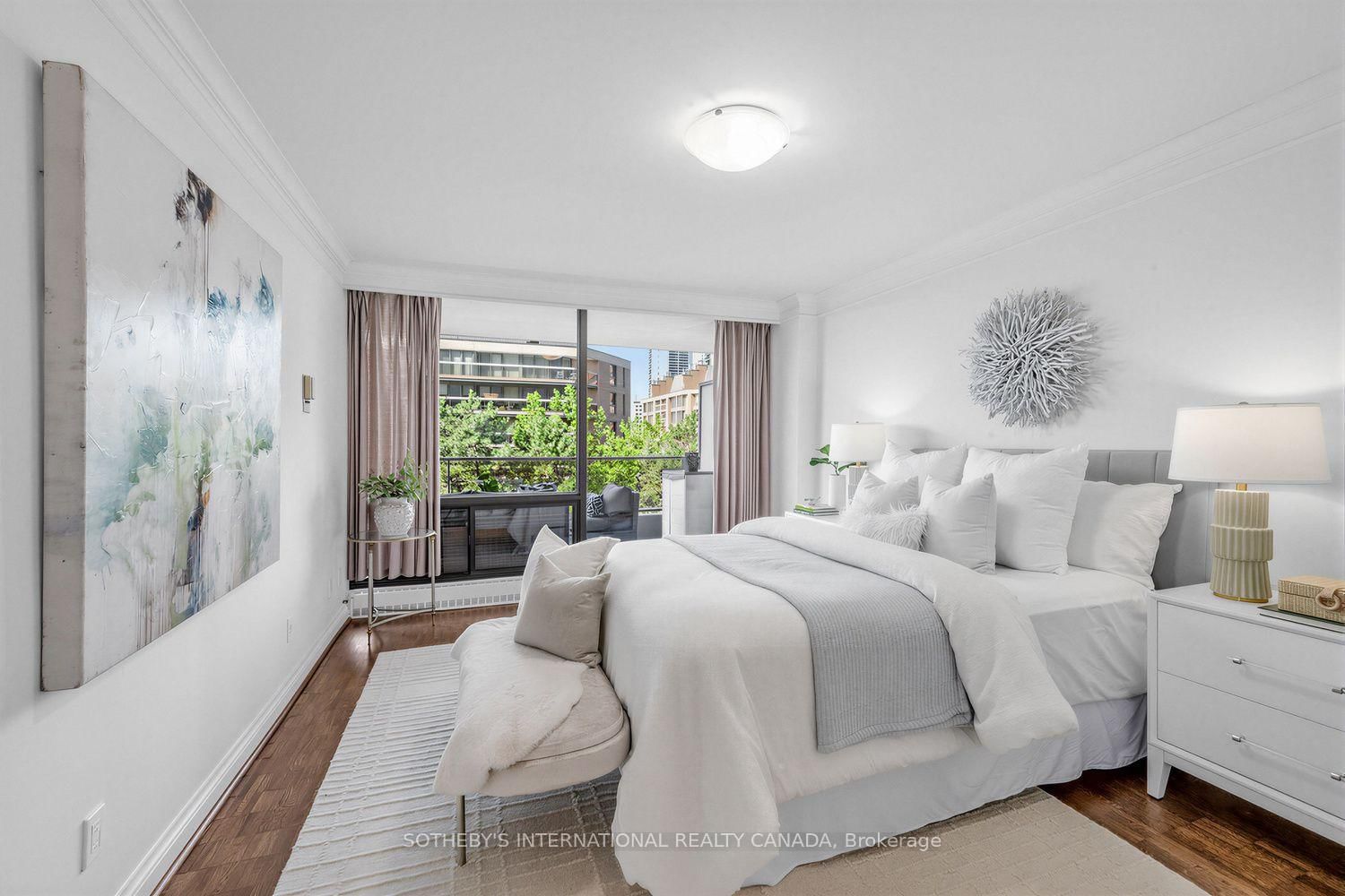 10 Avoca Avenue • #706 • Toronto, ON photo 14