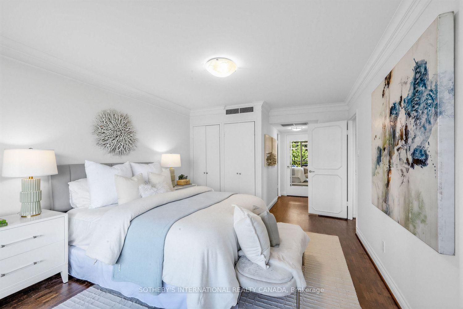 10 Avoca Avenue • #706 • Toronto, ON photo 15