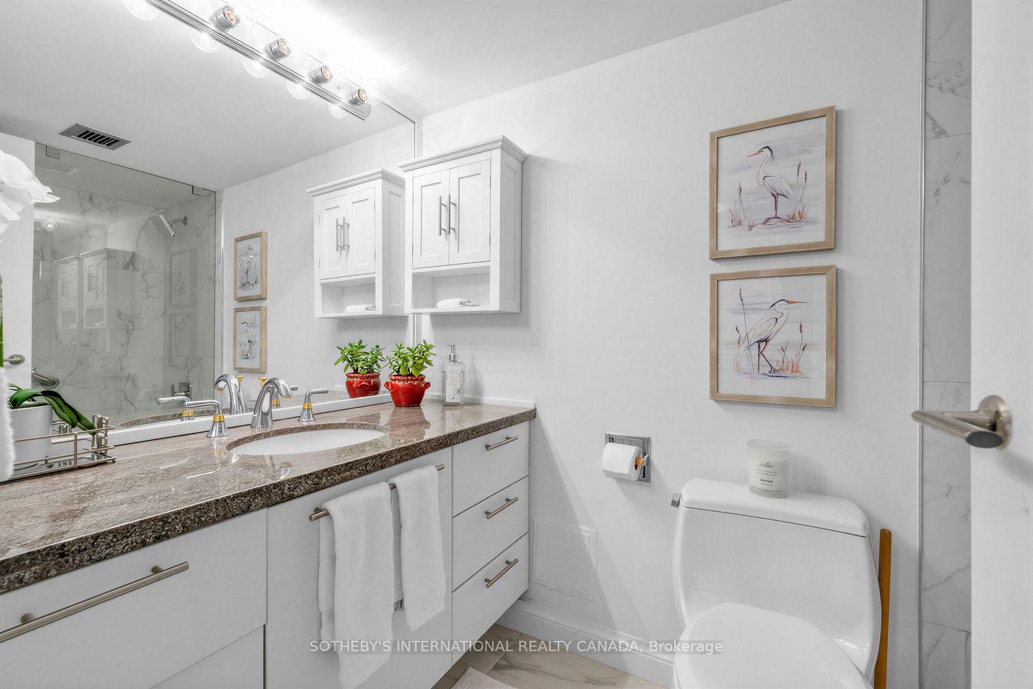 10 Avoca Avenue • #706 • Toronto, ON photo 18