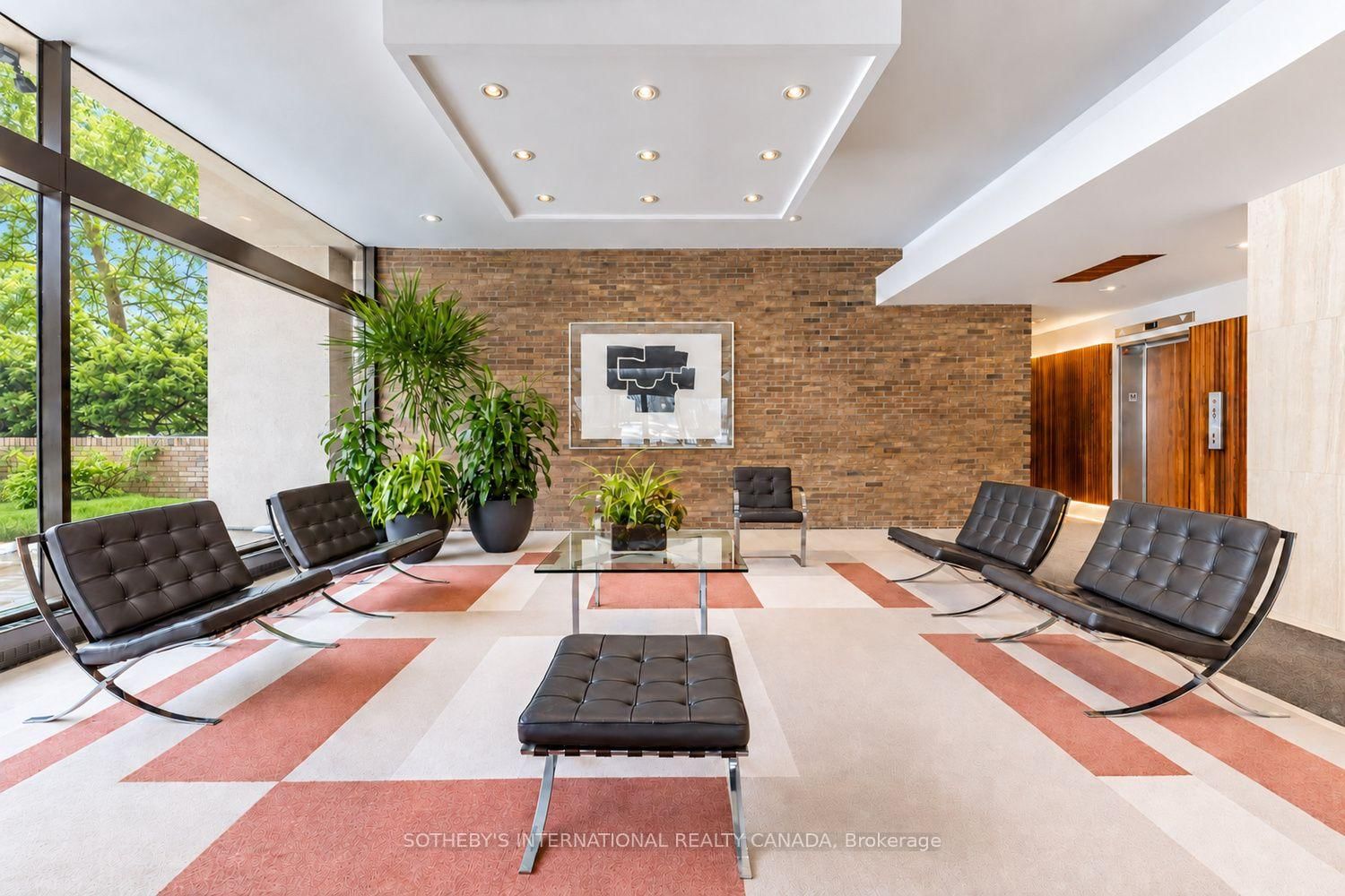 10 Avoca Avenue • #706 • Toronto, ON photo 31