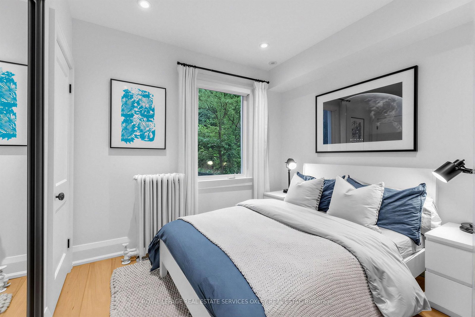 20 Edgewood Crescent • Toronto, ON photo 17