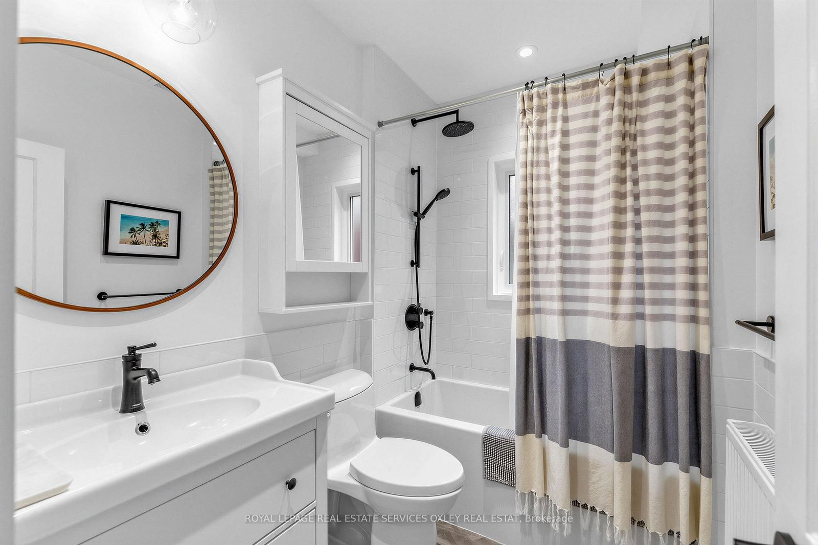 20 Edgewood Crescent • Toronto, ON photo 18