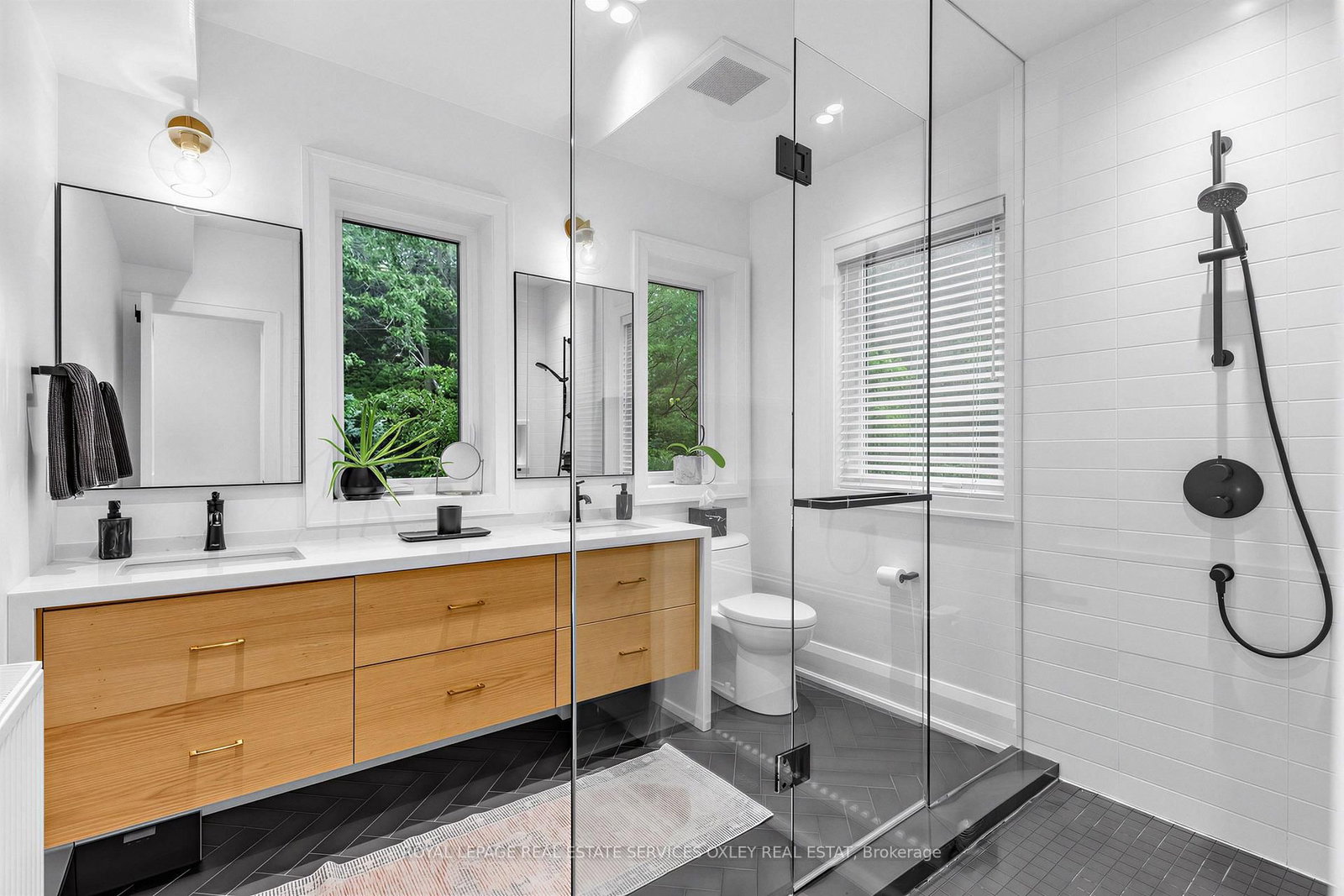 20 Edgewood Crescent • Toronto, ON photo 21