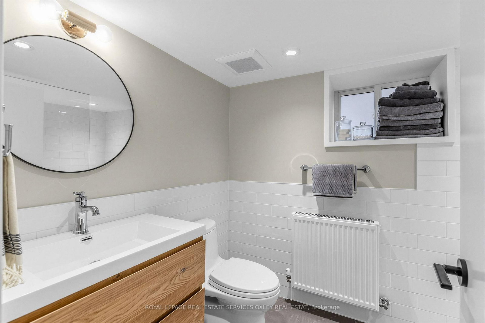 20 Edgewood Crescent • Toronto, ON photo 27