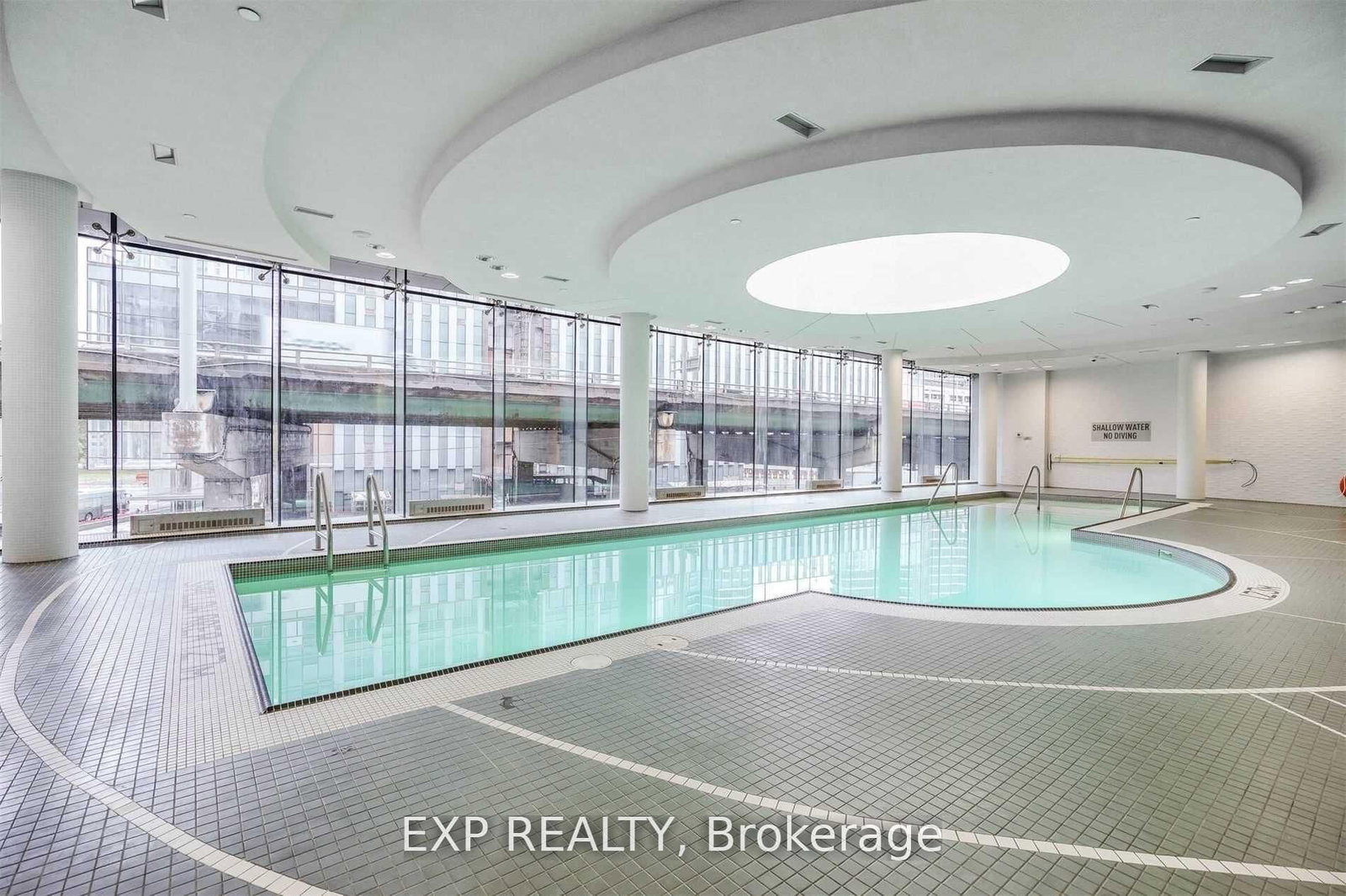 14 York Street • #2111 • Toronto, ON photo 18