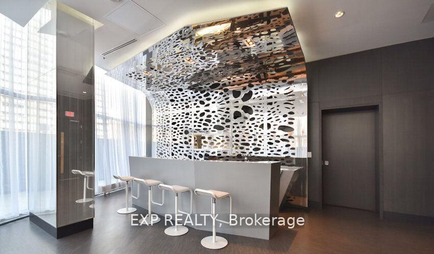 14 York Street • #2111 • Toronto, ON photo 22