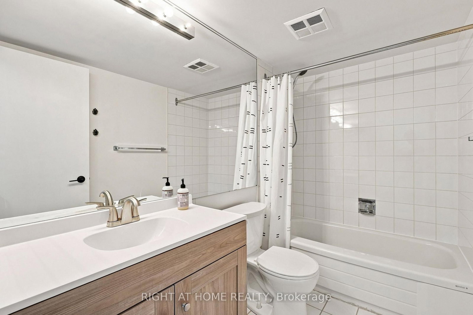 1101 Steeles Avenue W • #411 • Toronto, ON photo 19