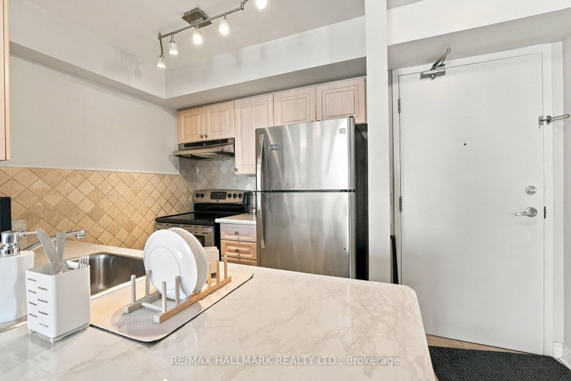 153 Beecroft Rd photo 4