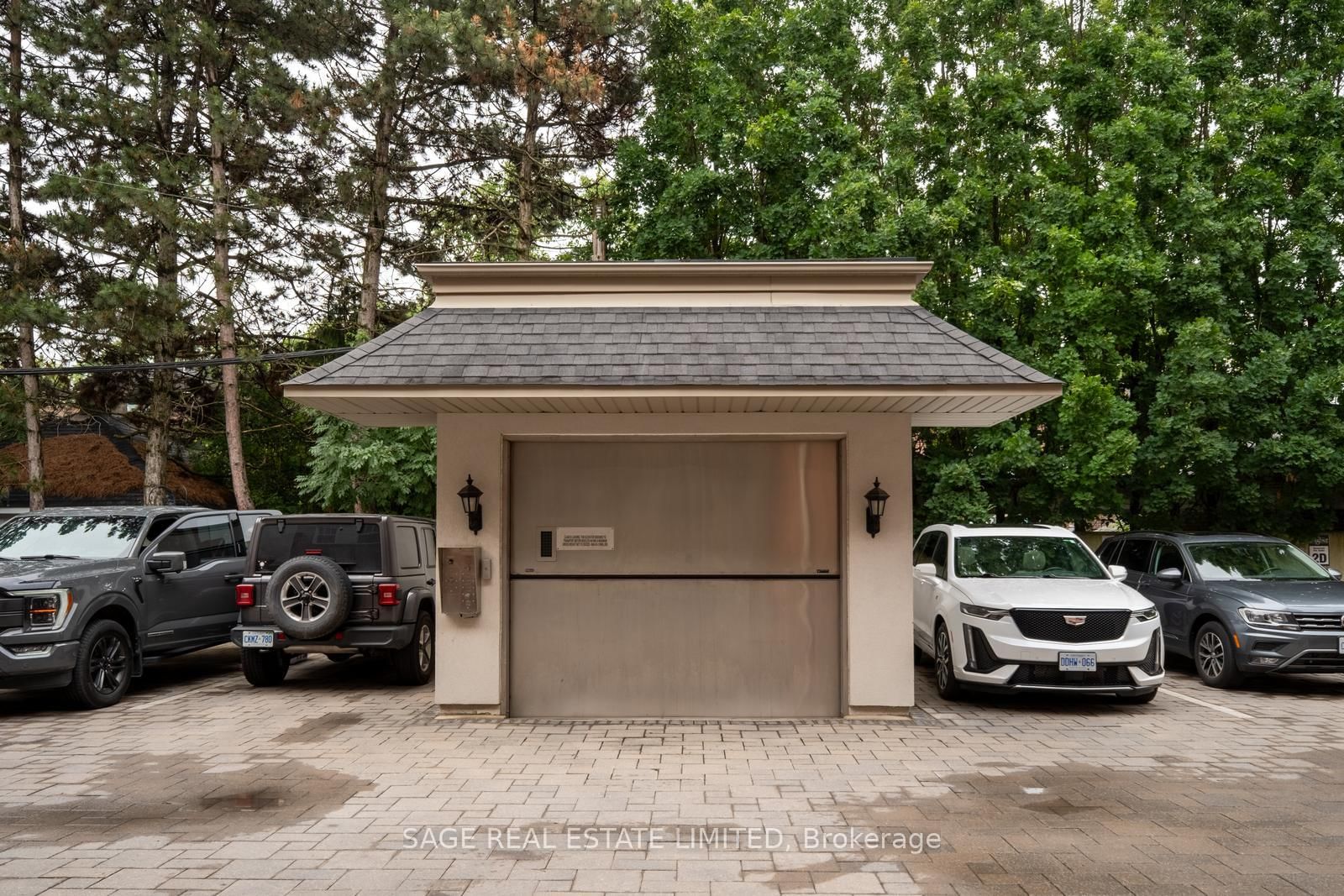 319 Lonsdale Road • #3D • Toronto, ON photo 48