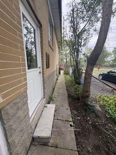 Lower - 55 Bishop Avenue, Toronto 3