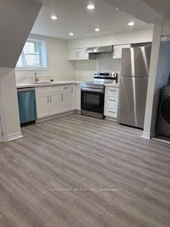 Lower - 55 Bishop Avenue, Toronto 5