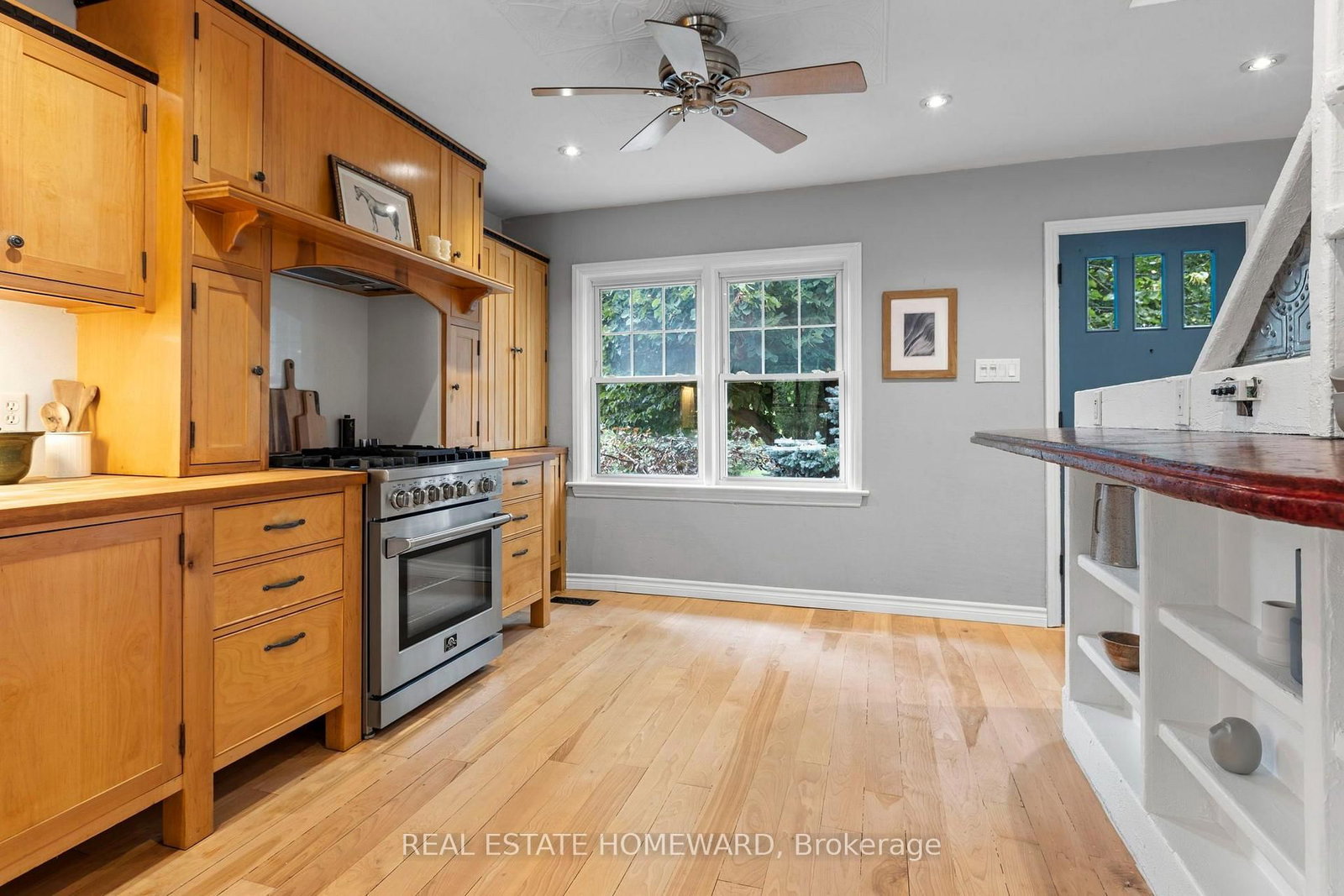 9 Dromore Crescent • Toronto, ON photo 10