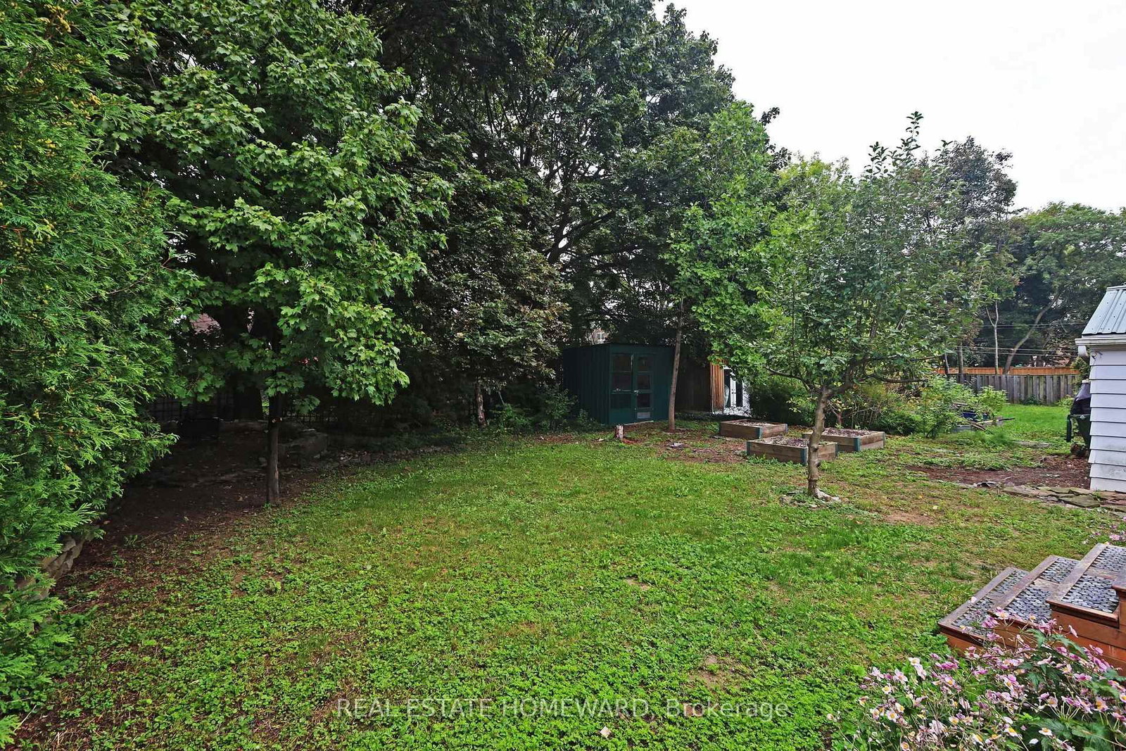 9 Dromore Crescent • Toronto, ON photo 34