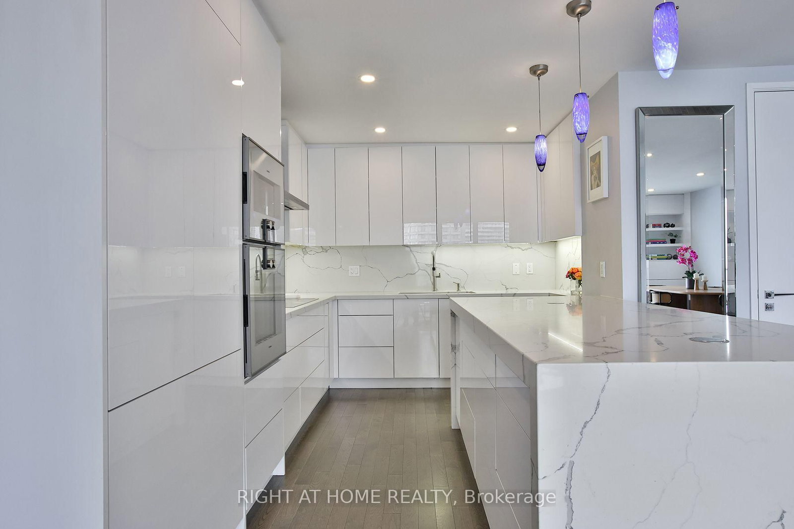 33 Harbour Square • #2606 • Toronto, ON photo 11