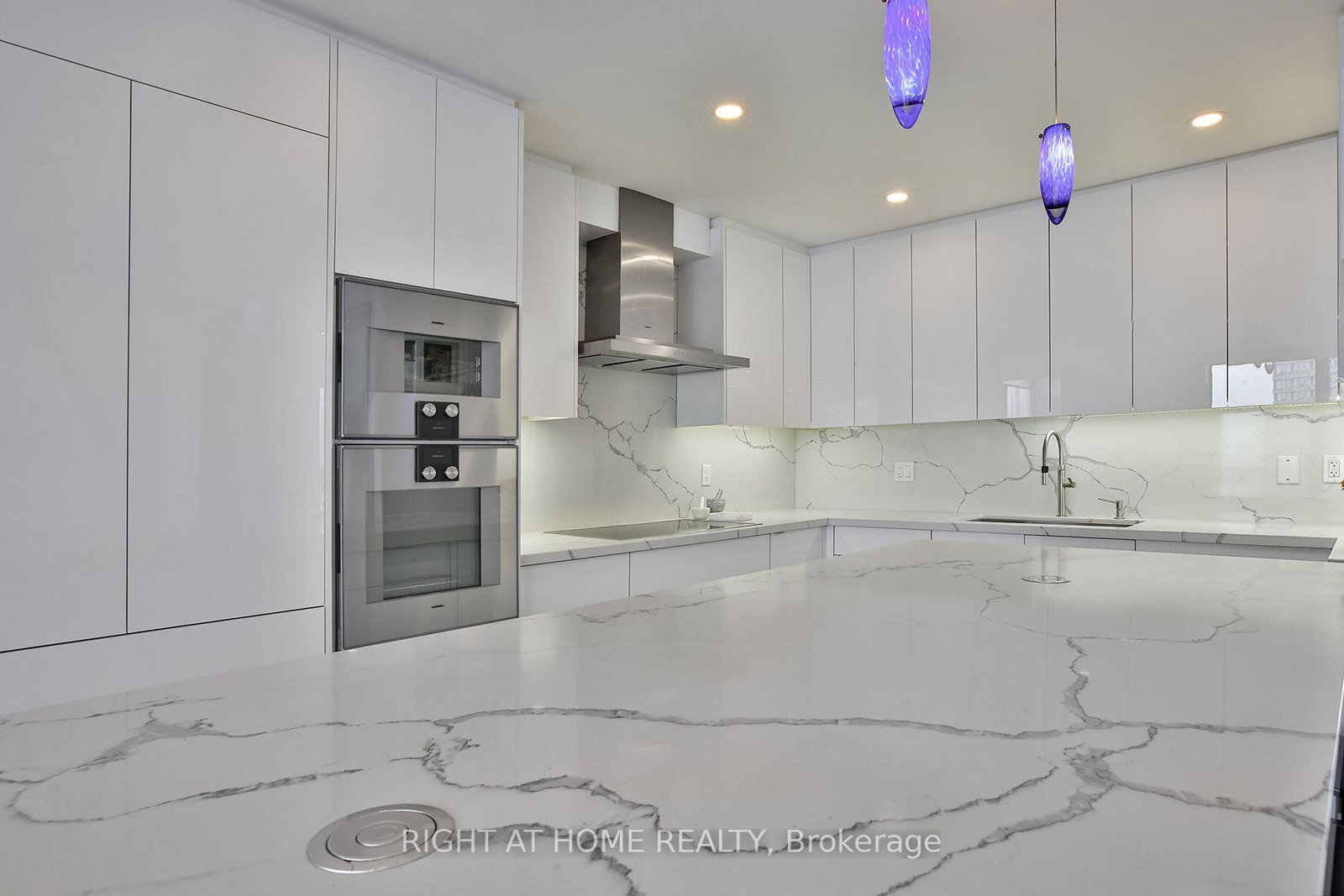 33 Harbour Square • #2606 • Toronto, ON photo 12