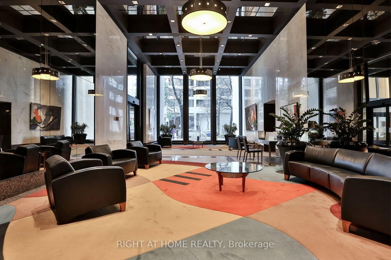 2606 - 33 Harbour Square