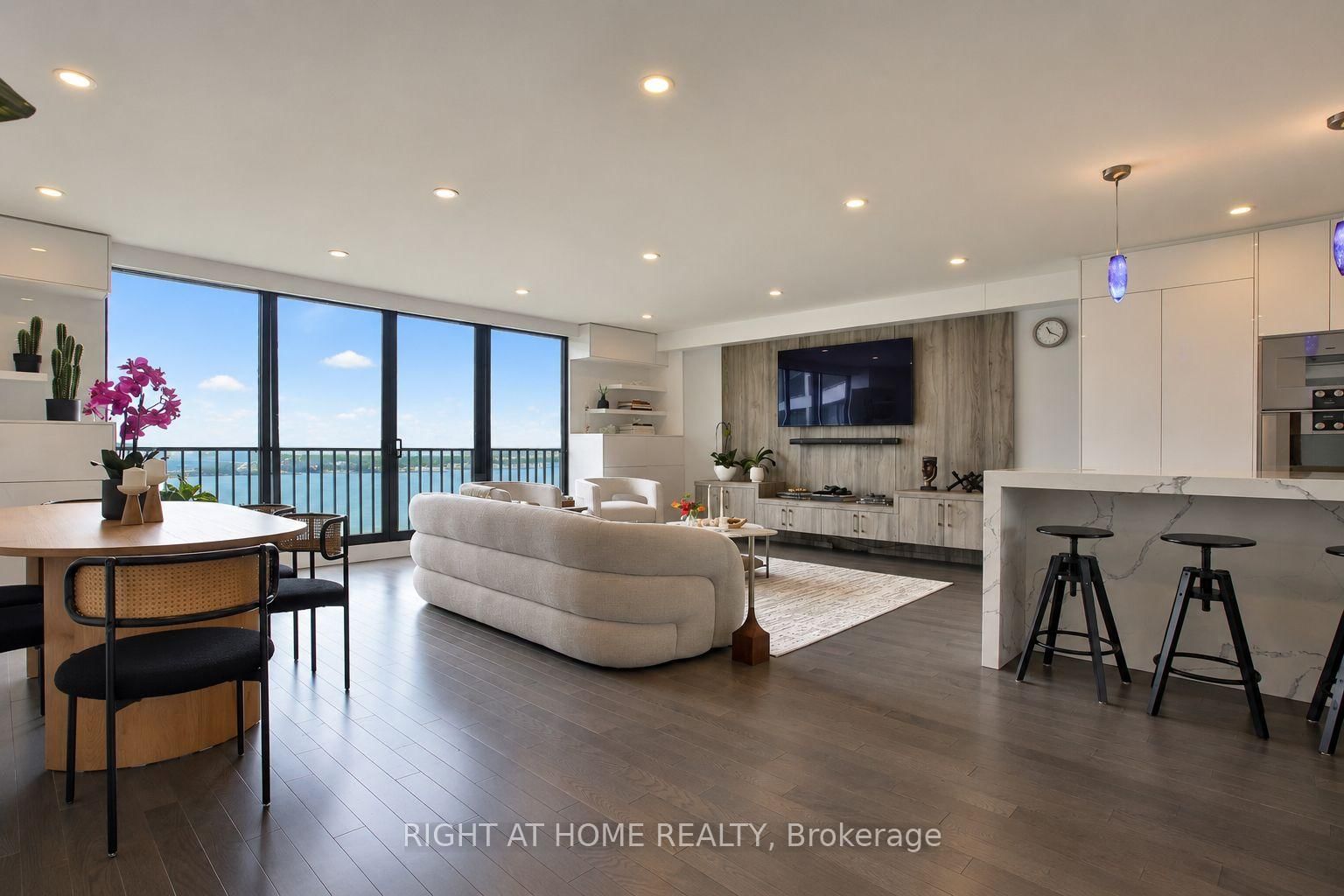 33 Harbour Square • #2606 • Toronto, ON photo 5