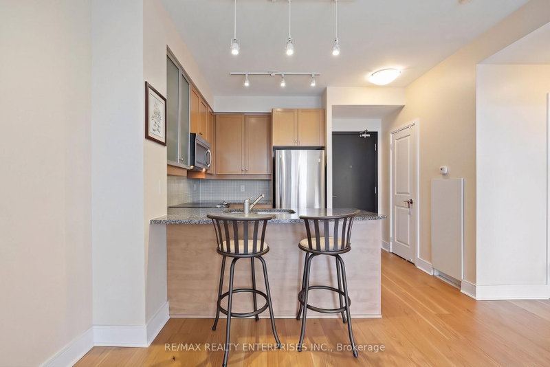 2706 - 18 Yorkville Avenue W