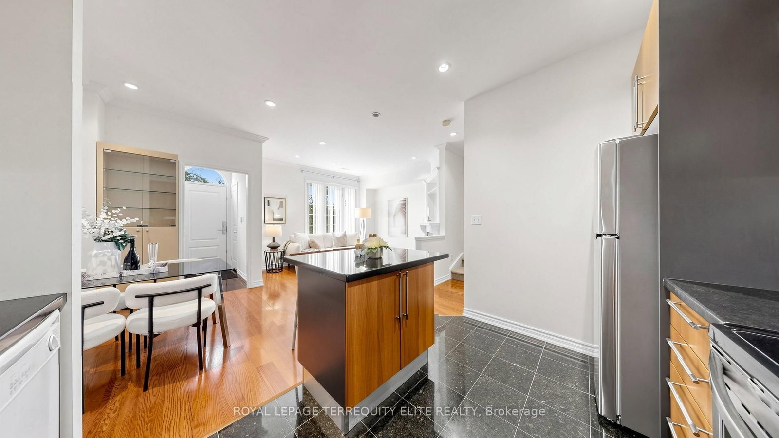 11 Everson Drive • #412 • Toronto, ON photo 15