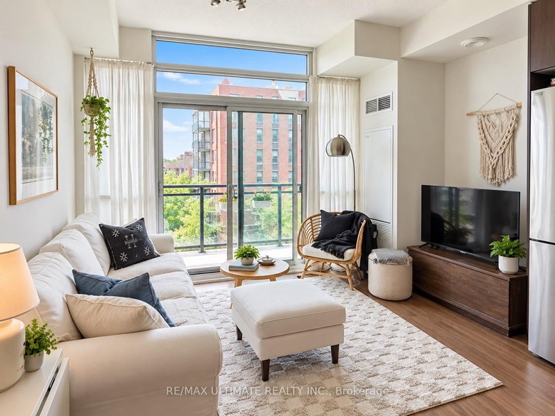 907 - 775 King Street W