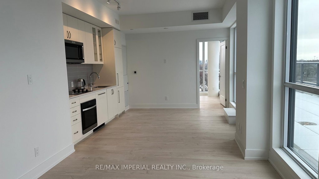 607 - 181 Sheppard Avenue E 5