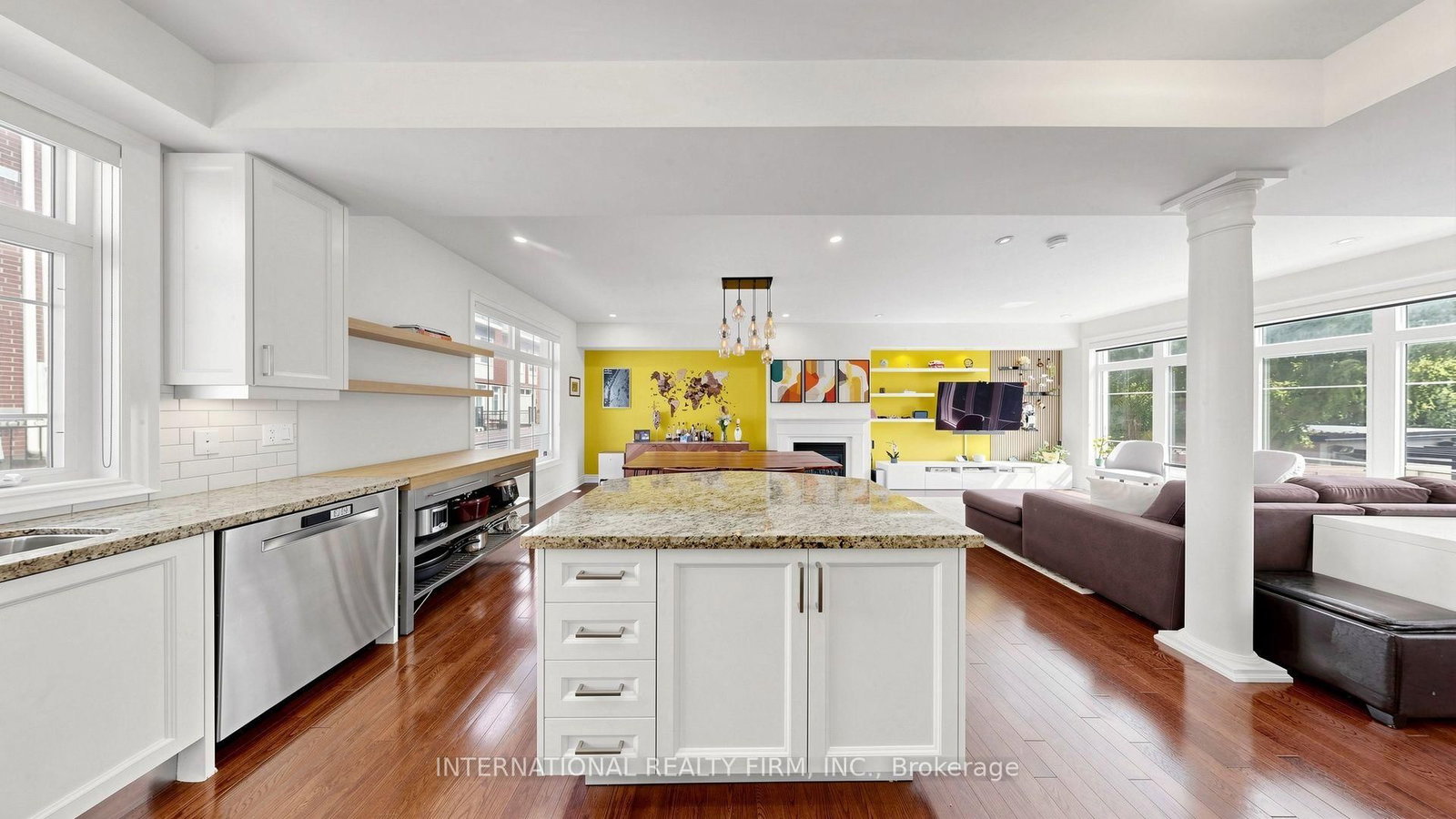 110 Lorraine Drive • Toronto, ON photo 13