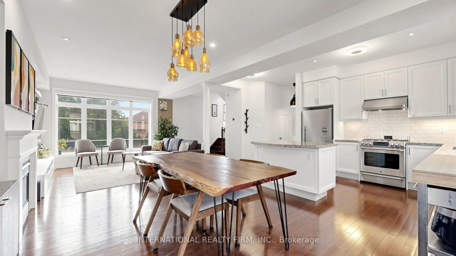 110 Lorraine Drive • Toronto, ON photo 18