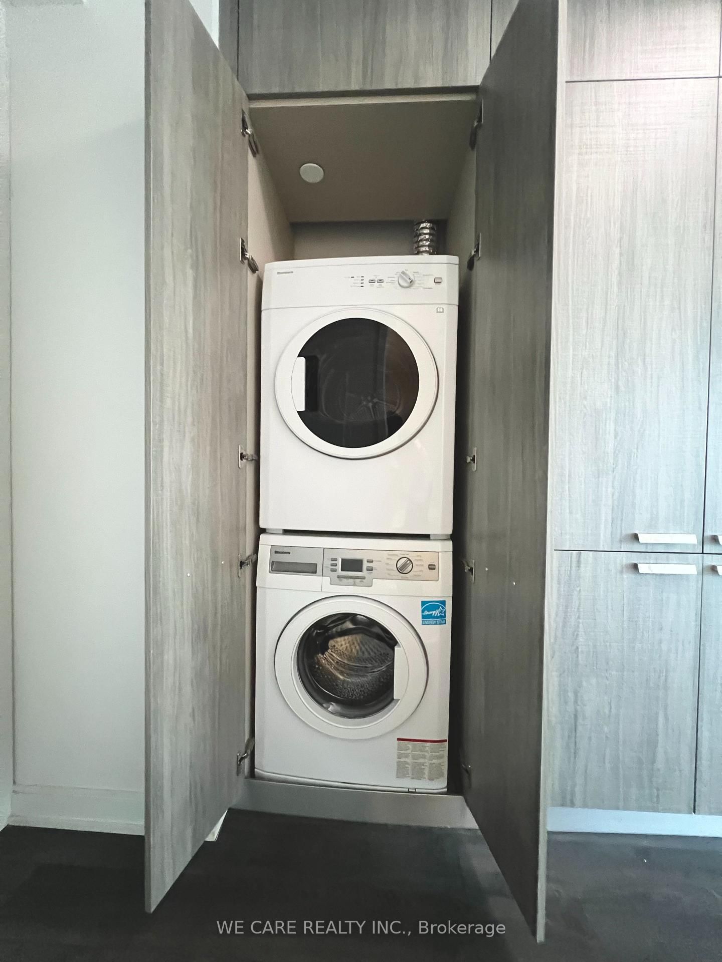 50 Charles Street E • #3701 • Toronto, ON photo 10