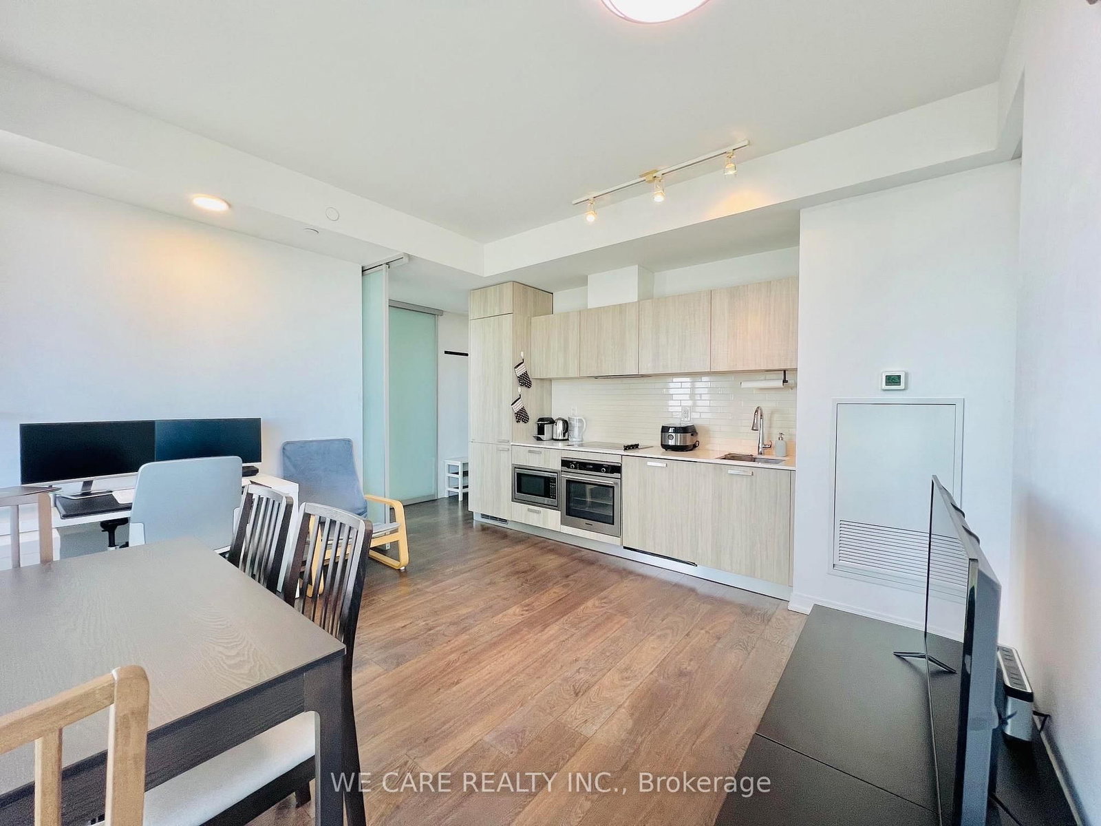 50 Charles Street E • #3701 • Toronto, ON photo 8
