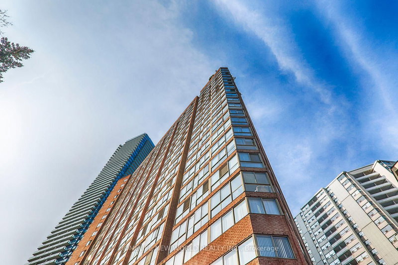 610 - 1055 Bay Street