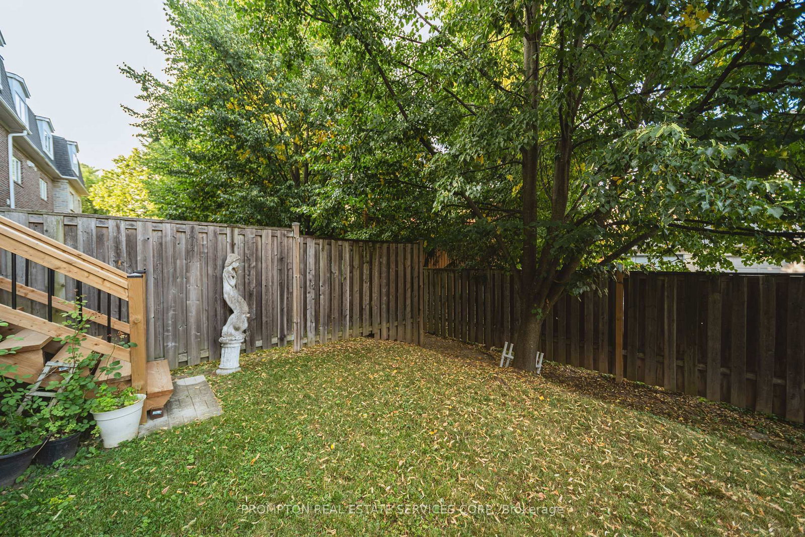 25 Routliffe Lane • Toronto, ON photo 19