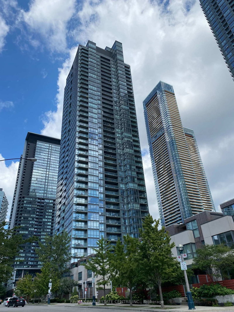 1912 - 15 Fort York Boulevard