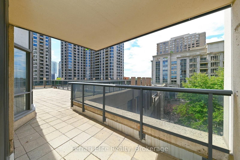 405 - 10 Northtown Way