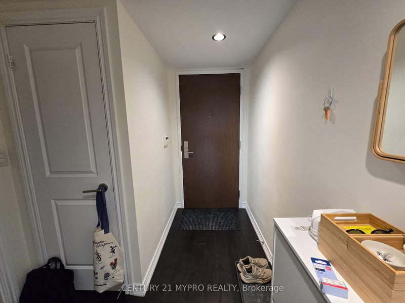 2506 - 386 Yonge Street