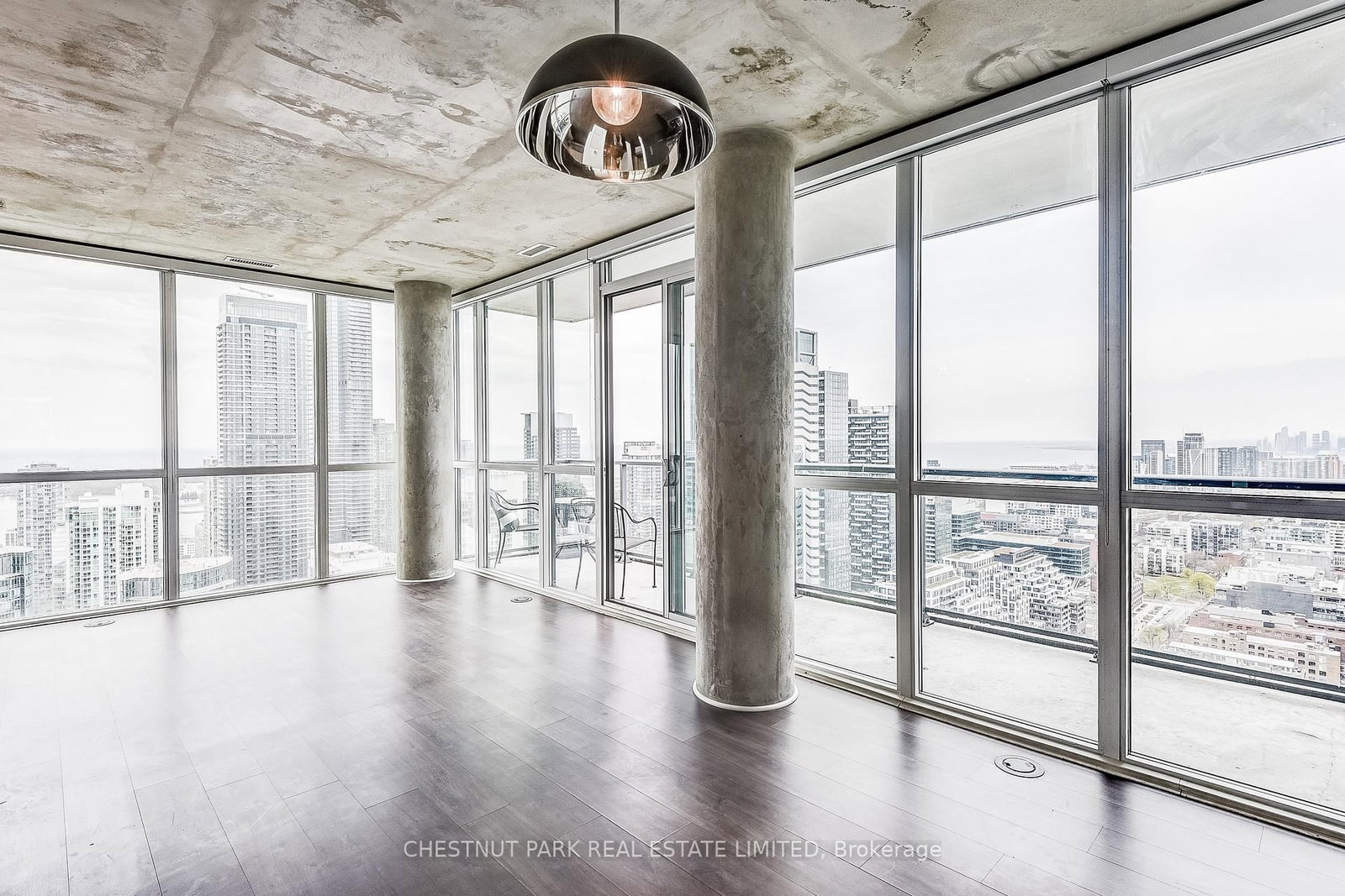 88 Blue Jays Way • #4005 • Toronto, ON photo 8