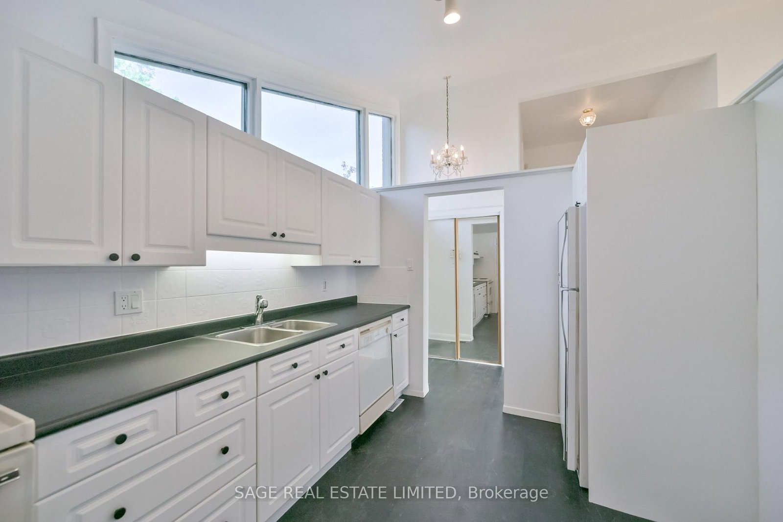 56 Grangemill Crescent • Toronto, ON photo 16