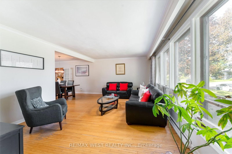 274 Maxwell St photo 5