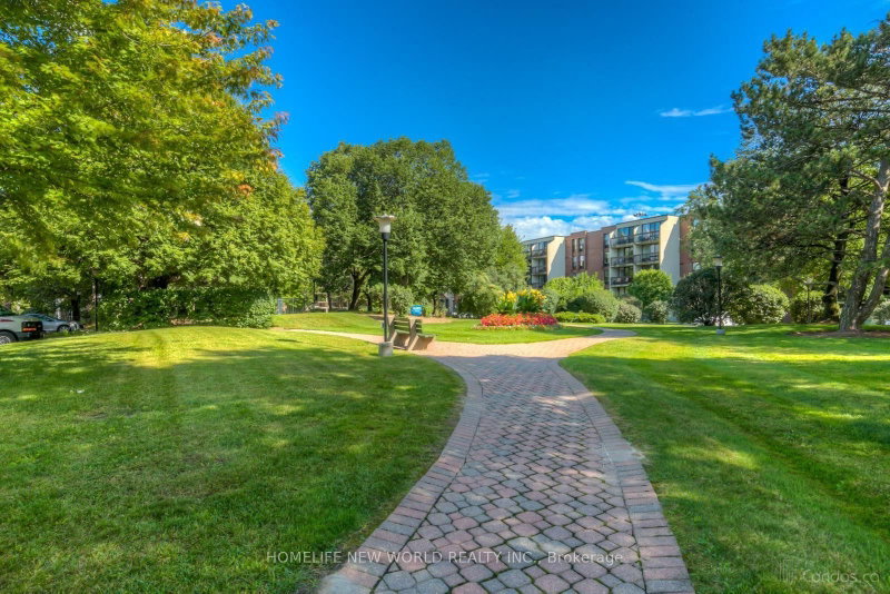 303 - 10 Fashion Roseway Way N