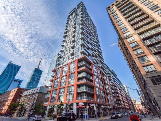 1809 - 126 Simcoe Street