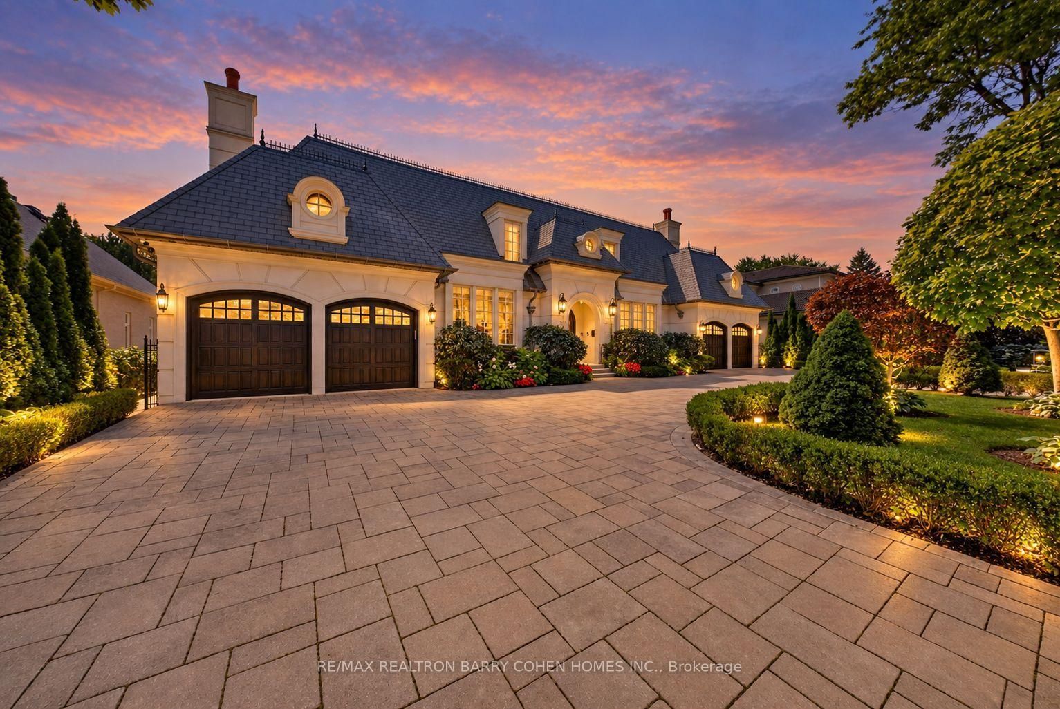 101 Forest Heights Boulevard, Toronto, ON, photo 1