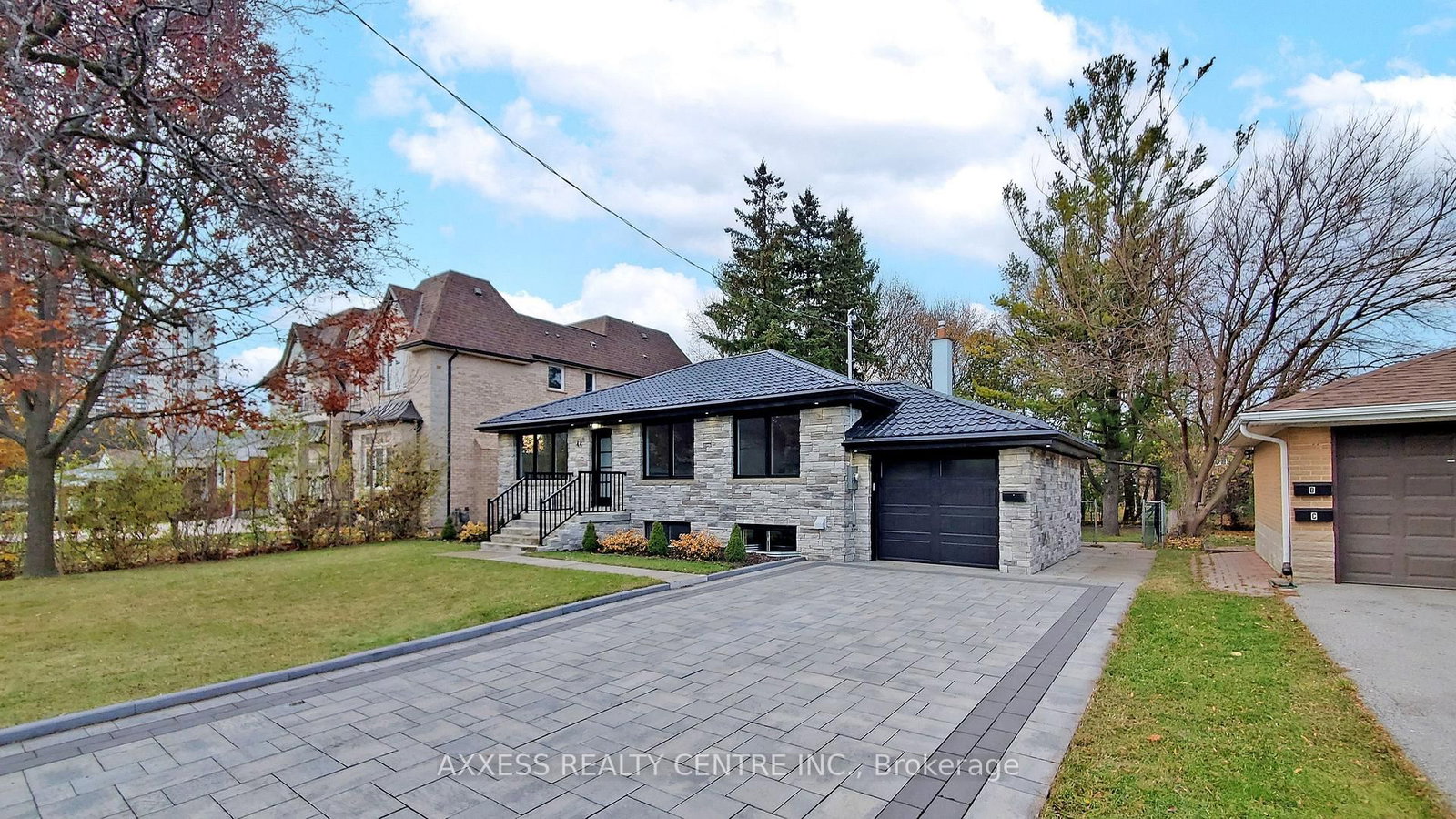 44 Transwell Avenue • Toronto, ON photo 2