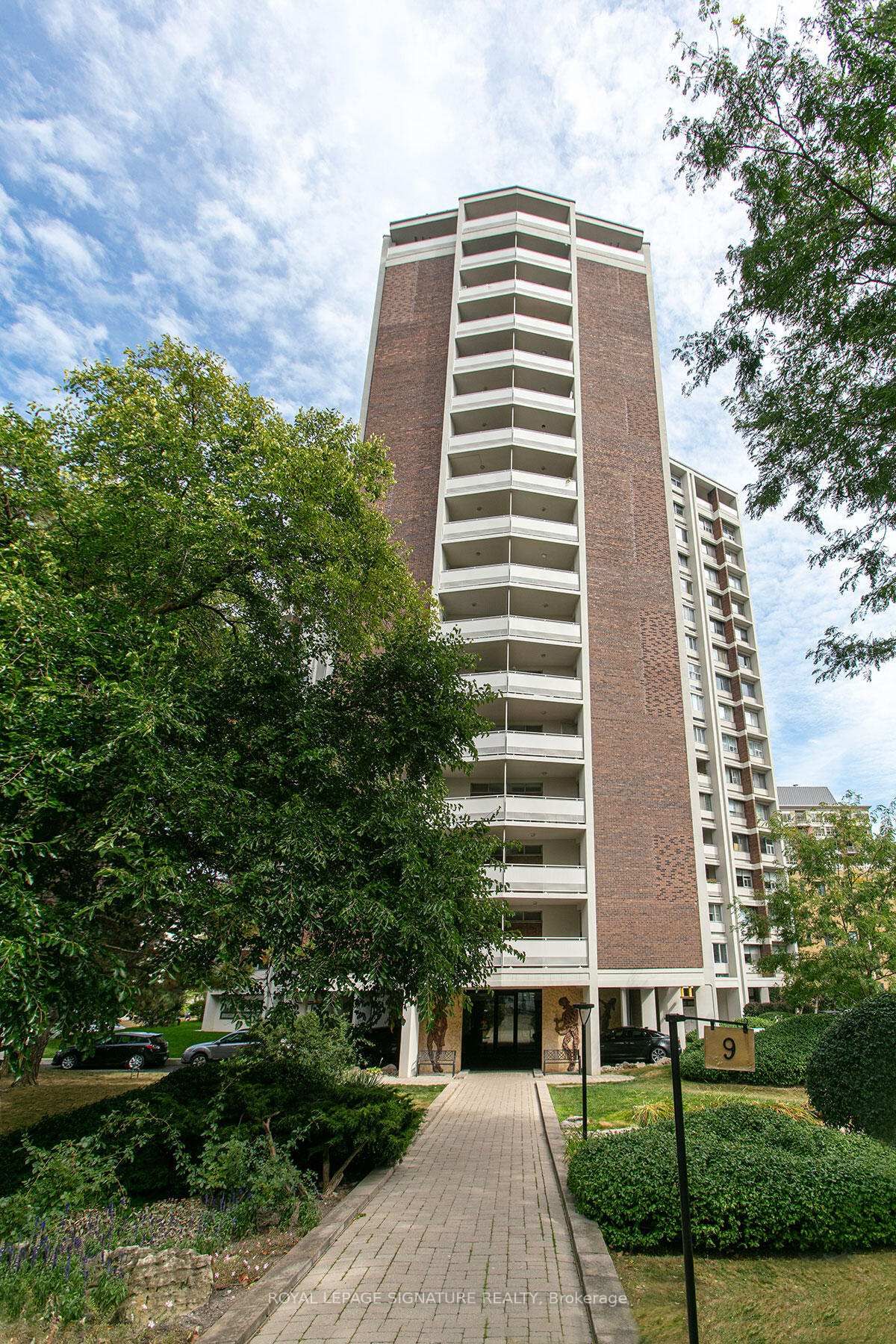 401-9 Deer Park Cres, Toronto, view 11