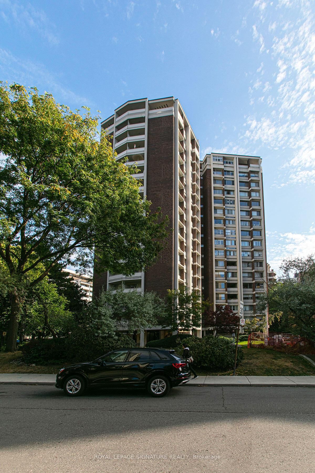 401-9 Deer Park Cres, Toronto, view 12